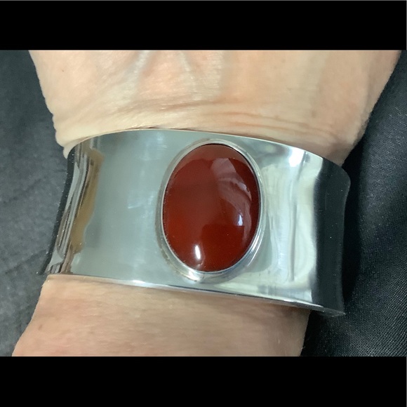 Sterling silver & Carnelian stone cuff bracelet - Picture 3 of 8